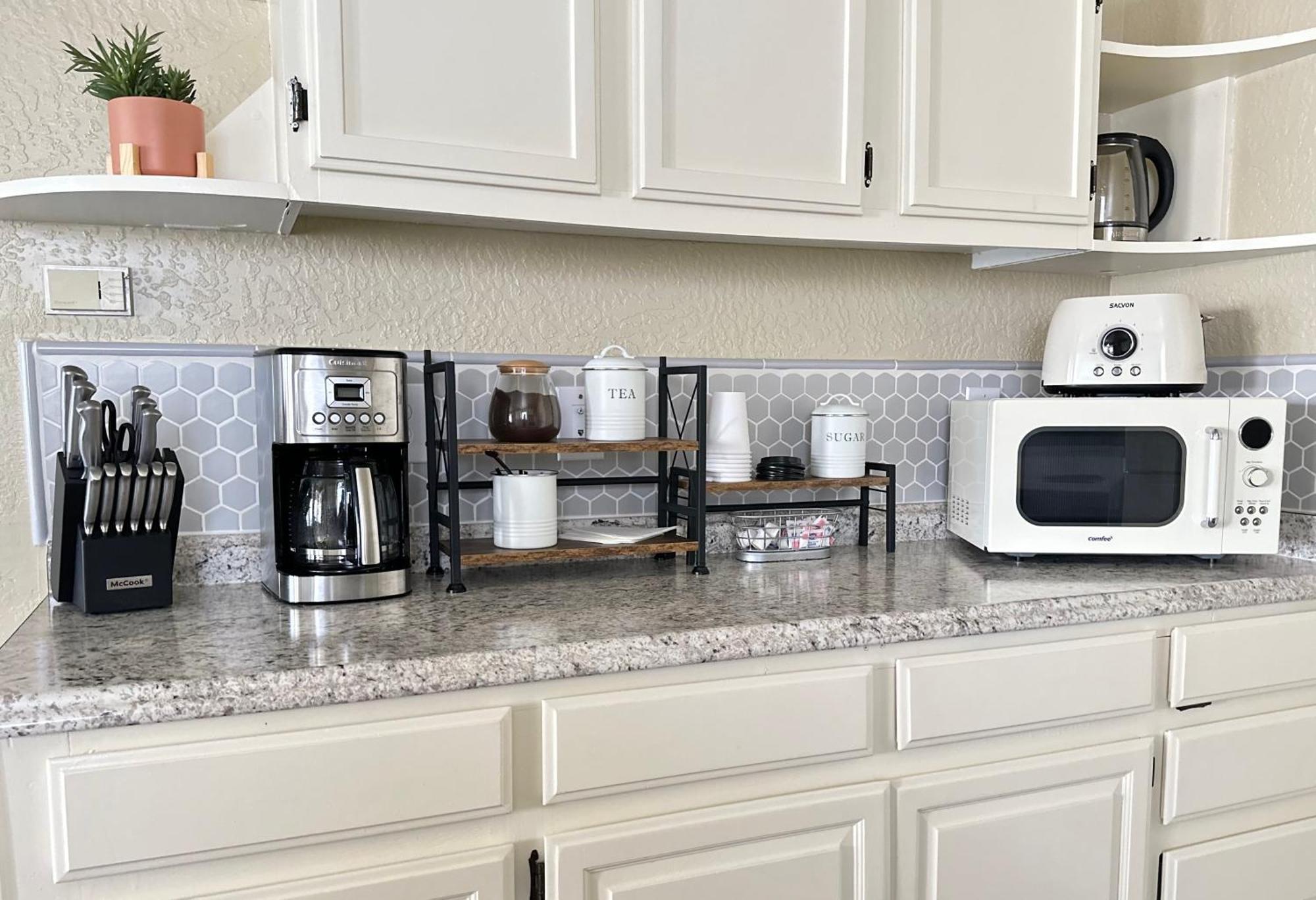 Near Downtown- Kitchen-Washerdryer-Parking Medford Bagian luar foto
